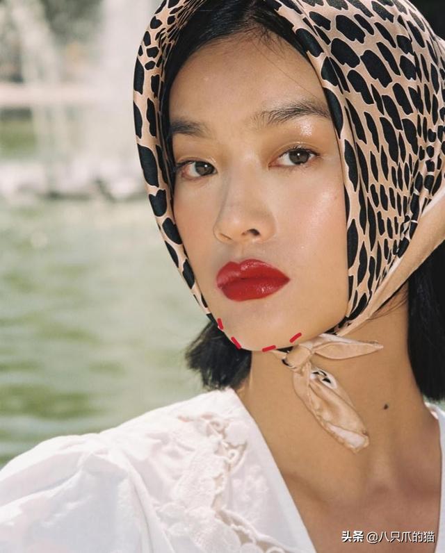 头巾怎么绑，陕西头巾怎么绑（高级女人都爱戴的“赫本味”）