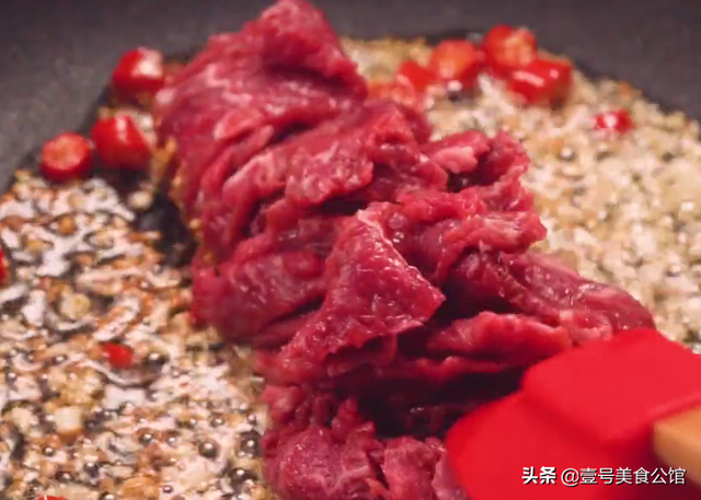 怎样做美味的黄瓜茭白炒牛肉末，肉末炒黄瓜怎么做好吃（简单好吃的牛肉茭白丝）