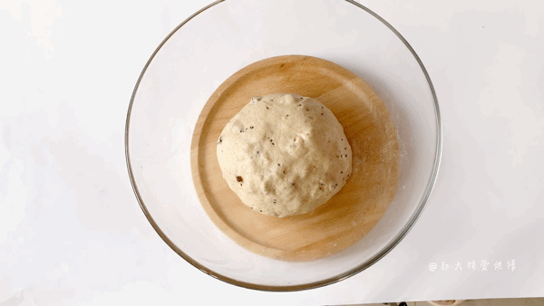 果子面包的做法，水果面包的各种做法（低糖低油的全麦坚果餐包）