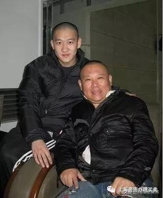 曹云金13年晚会相声的甄嬛体台词是什么 ，曹云金13年晚会相声的甄嬛体台词是什么 （如果他推门进来喊声师父我会一把抱住他）