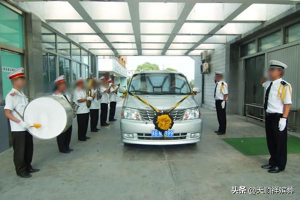 遗体告别仪式流程，追悼会告别仪式具体的流程（殡仪馆遗体告别仪式要多久）
