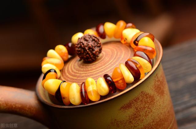 老蜜蜡多少钱一克，1200元一克的老蜜蜡（几十几百的蜜蜡靠谱吗）