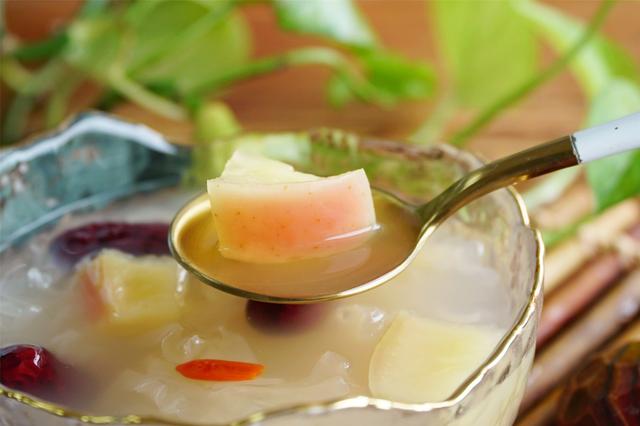 苹果胶怎么吃，苹果胶怎么吃好吃（苹果和红枣是绝配）