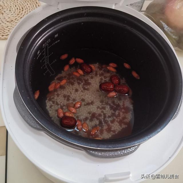 大麦米到底怎么做才好吃啊，大麦米到底怎么做才好吃啊视频（天冷多喝红豆粥）