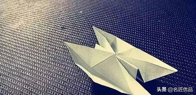 DIY手工折纸帆船的制作，用纸折帆船怎么做（这只小船承载了满满的回忆）