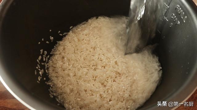 蛋浇饭做法介绍，蛋浇饭做法（这才是“西红柿鸡蛋盖浇饭”的家常做法）