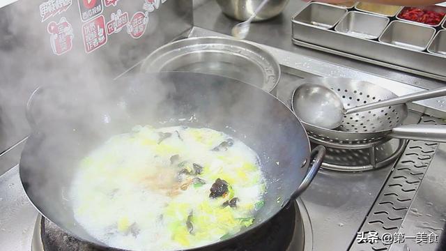 怎么做肉丸子，莲藕和肉怎么做肉丸子（劲道爽滑美味鲜）