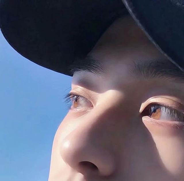 雨总太帅了吧，微信头像，雨总太帅了吧（因为它带来天空的味道）