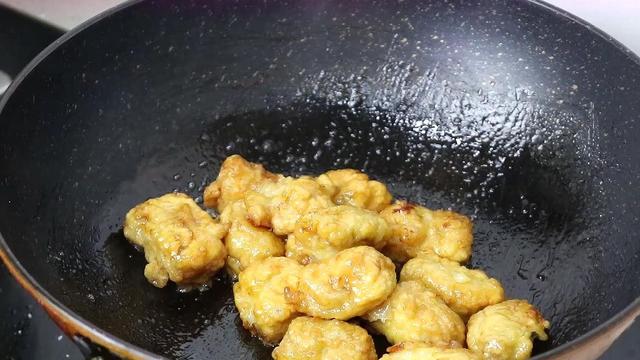 拔丝香蕉的做法，拔丝香蕉的家常做法（香蕉这样简单一做）