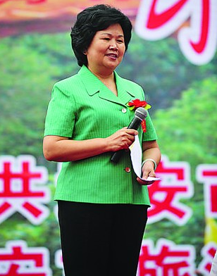 罗京可怕照片图片，罗京真的笑了（28年0失误获央视最高荣誉）