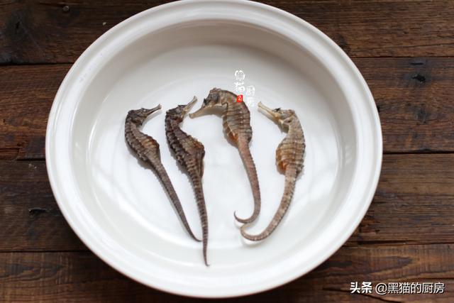 干海马煲汤前需要泡多久，干海马煲汤前怎么处理（朋友们说：广东汤水真长见识）