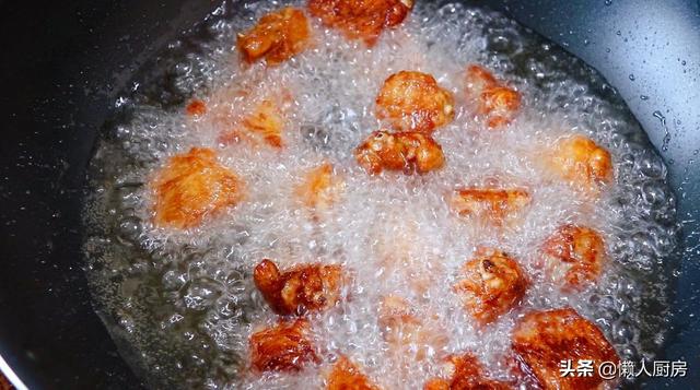 鸡翅煲怎么做，鸡翅怎么炸才好吃（这是砂锅鸡翅煲的做法）