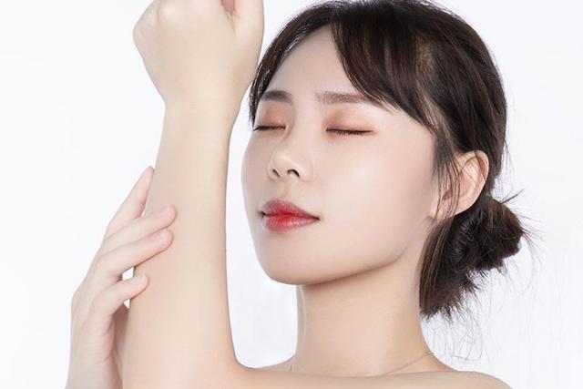 baom葆玛是屈臣氏的品牌吗，屈臣氏和葆玛之谜什么关系（不能去鸡皮的身体乳不是好身体乳）