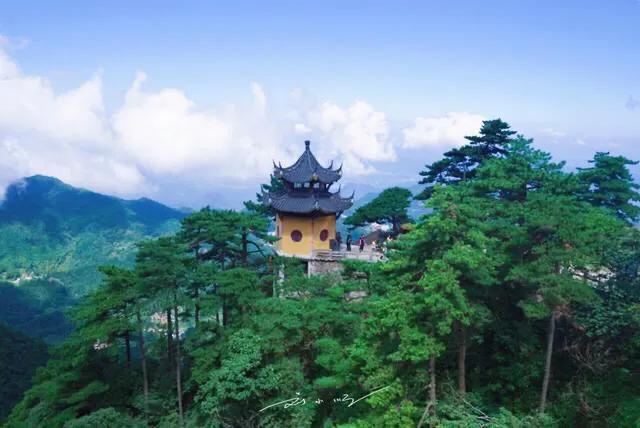 安徽九華山在哪里個城市，九華山位于哪里（九華山在哪里個省哪個縣）