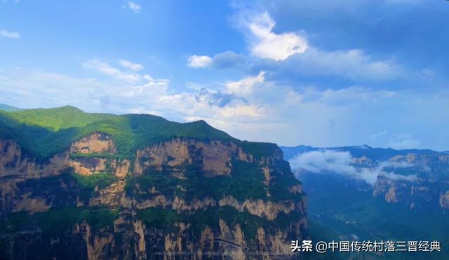 一个修建在“井底”的村子，平顺井底村图片（山西四面环山藏在井底的古村）
