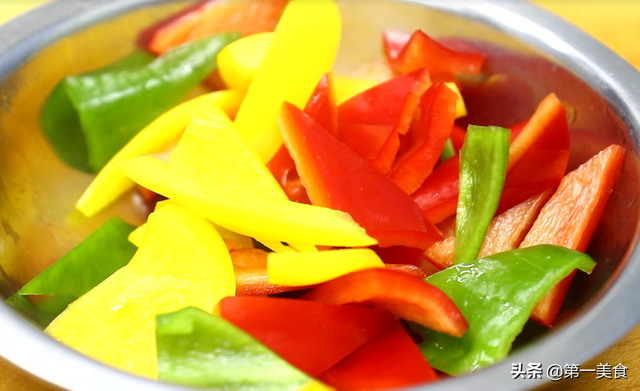 河南面糊茄子做法，色泽好看酸鲜香嫩的河南烧茄子