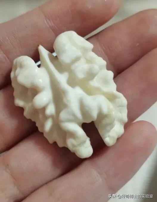 果冻能带上飞机吗，果冻可以带上飞机吗（果冻是不可以带上飞机的）