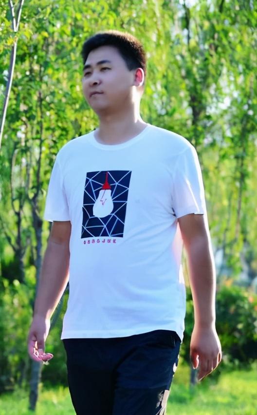 梦见自己吃面条是什么意思，梦见吃面条是什么预兆（作者/一杯清茶）