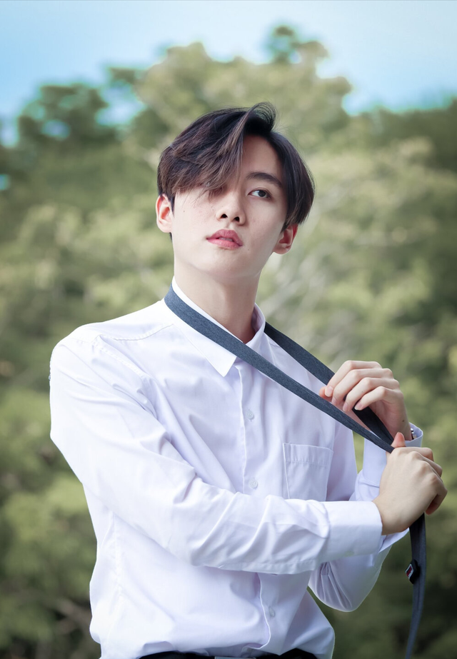 lay是什么意思，lay什么意思（他泰港风少年：黄立贤血统加持）