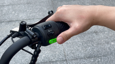 摇摆二轮滑板怎么玩，两轮滑板怎么玩（两千元档也能拥有全能选手）