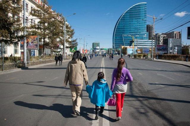 蒙古国有多少人口，蒙古国有多少汉族人（蒙古国才300万人口）