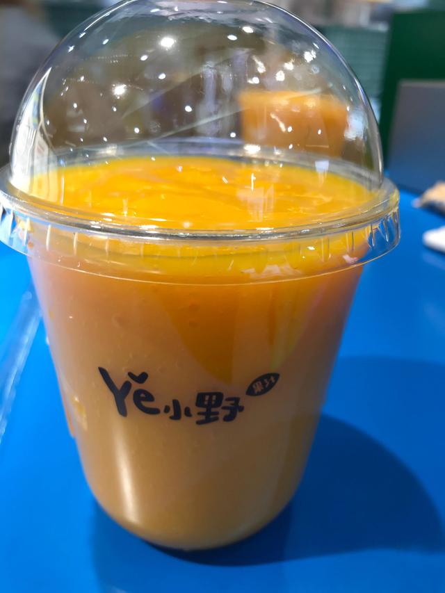 探店1口半个水果，糯米藕探店（贵阳探店\u0026满口水果精华的Ye小野果汁）