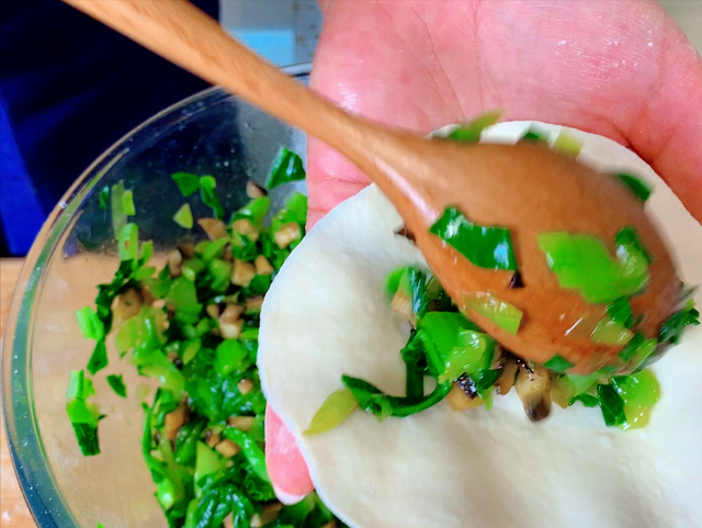 鲜香菇怎么做好吃，怎样做香菇酱才好吃（分享香菇最好吃的6种做法）