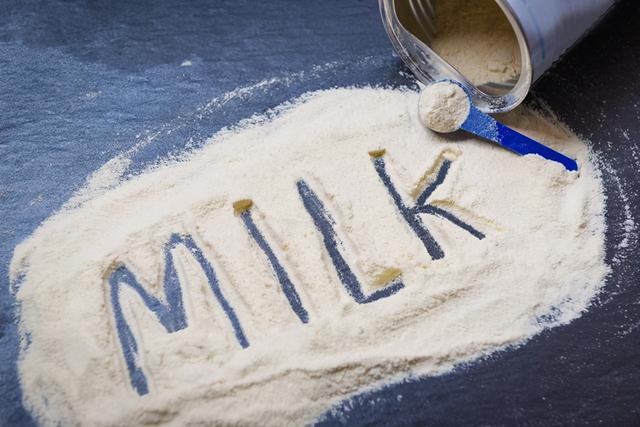 宝宝奶粉怎么选，宝宝奶粉怎么选合适（奶粉挑选不当会危害宝宝健康）