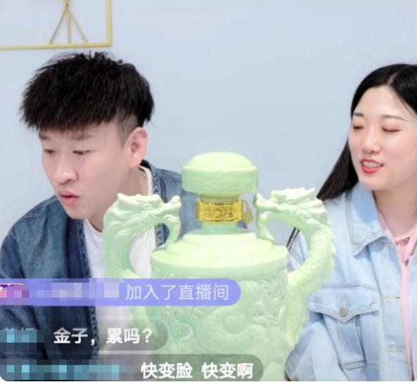 刘云天退出德云社，烧饼退出德云社的原因（背叛师门3人谁过得最惨）