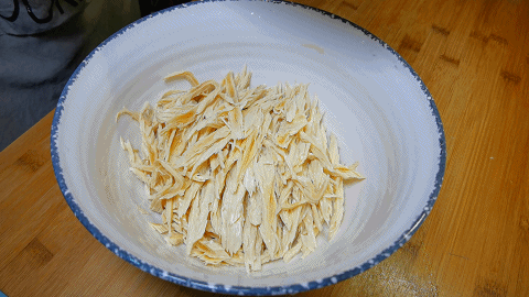 腐竹怎么拌凉菜好吃，腐竹凉拌怎么做好吃呢（凉拌腐竹既简单又好吃的家常做法）