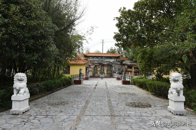 安徽庐江境内汤池小镇的真实情况，安徽庐江境内汤池小镇的真实情况是什么（以旅游业为主的汤池小镇）