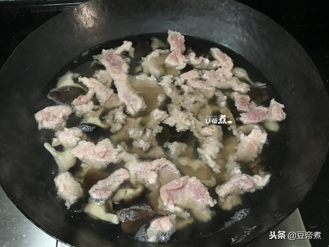 菌菇汤之鲜香菇肉片汤，肉片菌菇汤的做法大全（冬天进补多吃山珍之王）
