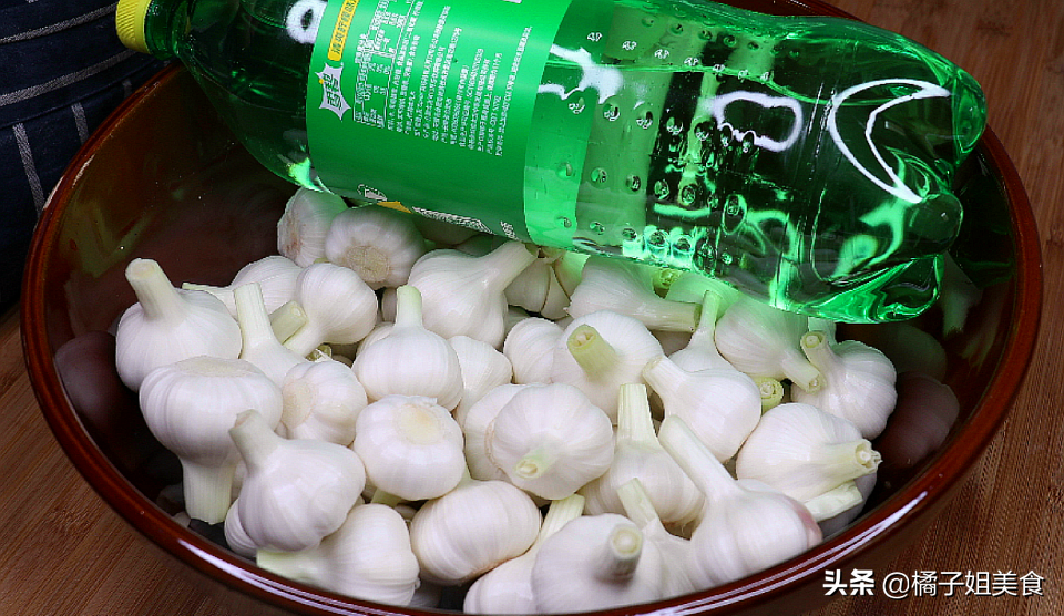 【腌大蒜】做法步骤图 天天都吃不腻 比吃肉还过瘾-起舞食谱网