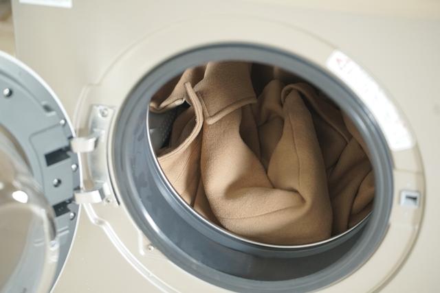 如何使用海尔蒸汽电熨斗，海尔蒸汽电熨斗怎么用（海尔EG100HB209G洗衣机体验）