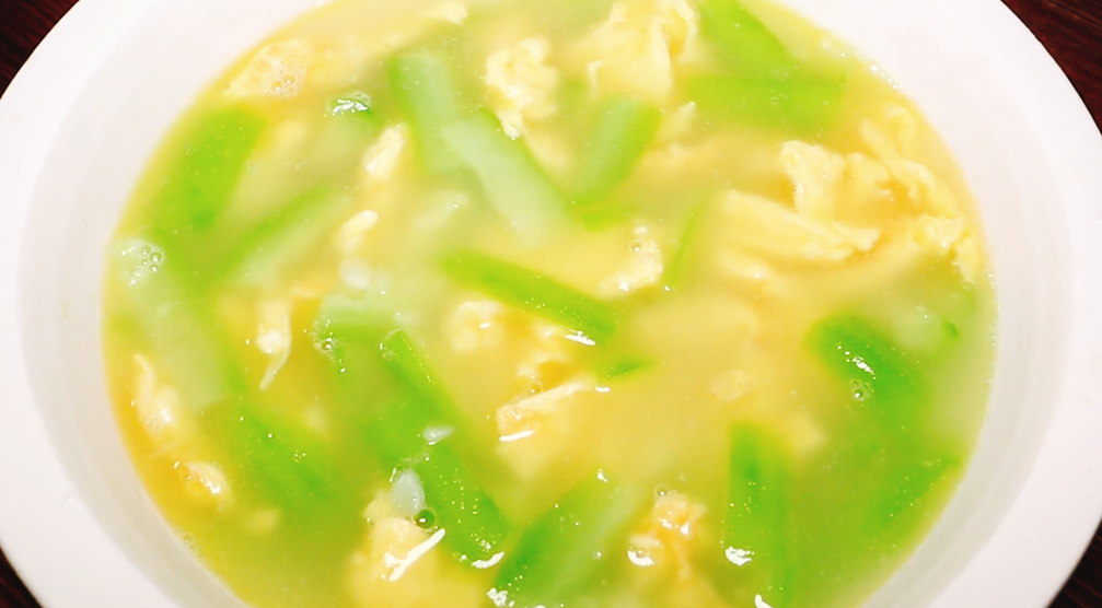 图片[1]-【丝瓜鸡蛋汤】做法步骤图  这样做 汤汁鲜甜-起舞食谱网