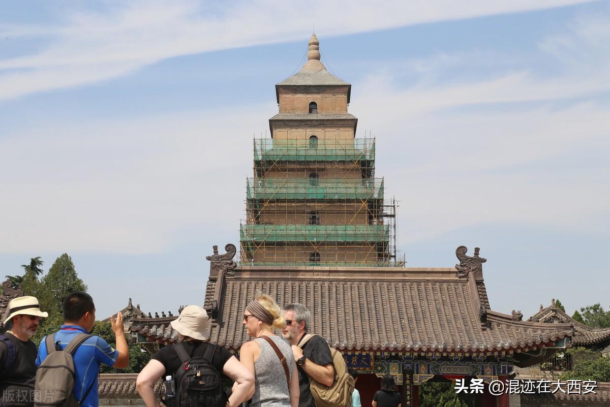 大雁塔景点介绍导游词，如何介绍西安大雁塔