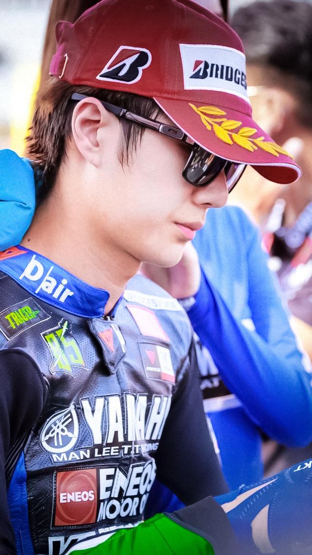 境界的彼方壁纸，境界的彼方，微信头像（突然感觉博辰君好帅），微信头像（你们想要的王一博高清壁纸）