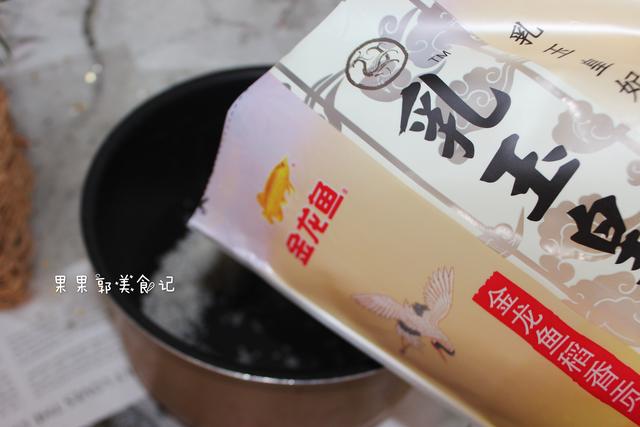 苏泊尔电饭煲怎么蒸米饭，苏泊尔蒸汽电饭煲怎么蒸米饭（米饭又亮又白又香）