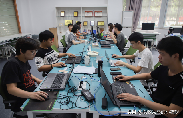 适合男生学的专业，适合男生的吃香专业有哪些（适合男生的7大“万金油”专业）