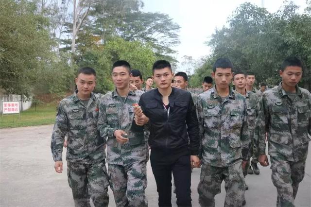 国防生停招真正原因，这些国防生成了义务兵（最遗憾的事是······）
