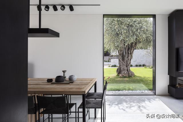 别墅窗帘如何挑选，别墅窗帘如何挑选尺寸（拉开窗帘就能欣赏风景的L型豪宅）