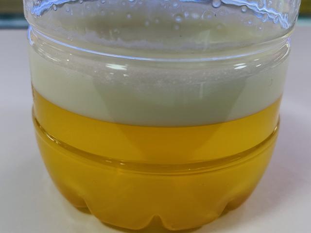 蜂蜜的辨别真假方法，蜂蜜辨别真假的方法（30年蜂农教你4招）