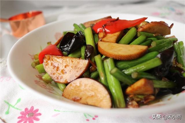 蒜苔怎么择菜，蒜苔的择菜方法（春节最受欢迎的素菜）