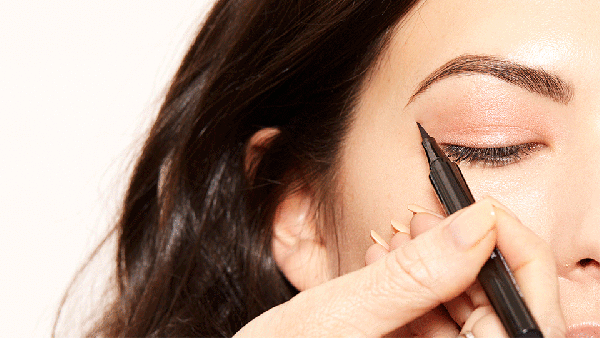 眼线笔怎么削，眼线笔怎么画初学者（眼线画对，眼睛放大2倍）