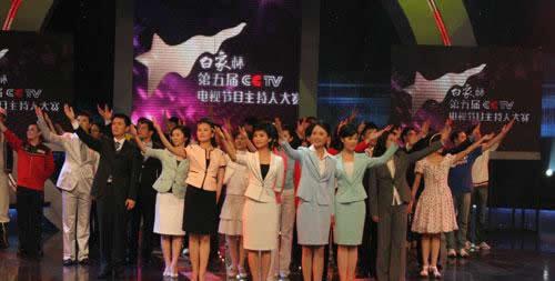 从央视名嘴到"涉案被查",经历人生跌宕后的沈冰,44岁在家相夫教女