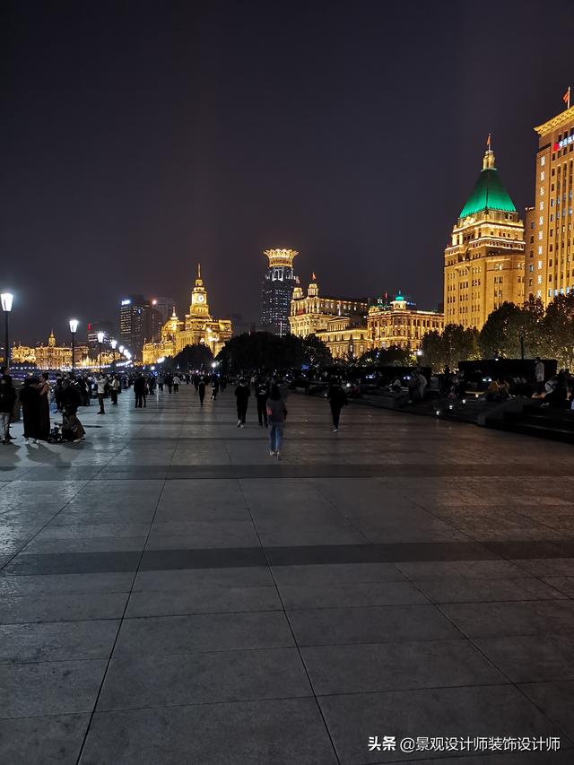 上海外滩夜景图片，外滩夜景美丽迷人让人流连忘返（上海市外滩夜景）