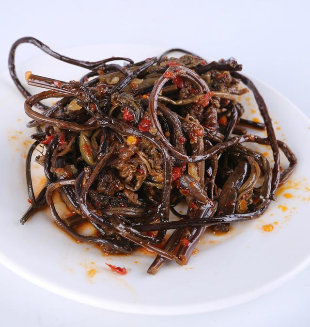 蕨菜致癌是真的吗,蕨菜的功效作用及危害(别因偏见误会这种植物了)