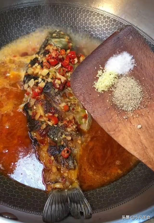 怎么做烧鱼最简单又好吃，学会这道菜全家都夸你是大厨