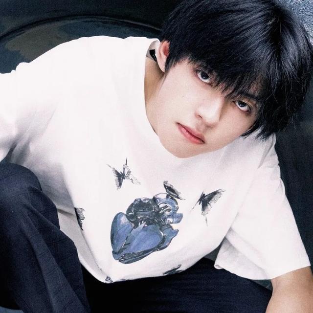 最凉不过人心图片，最凉不过人心，微信头像（也觉得冷可我不会拥抱别人）