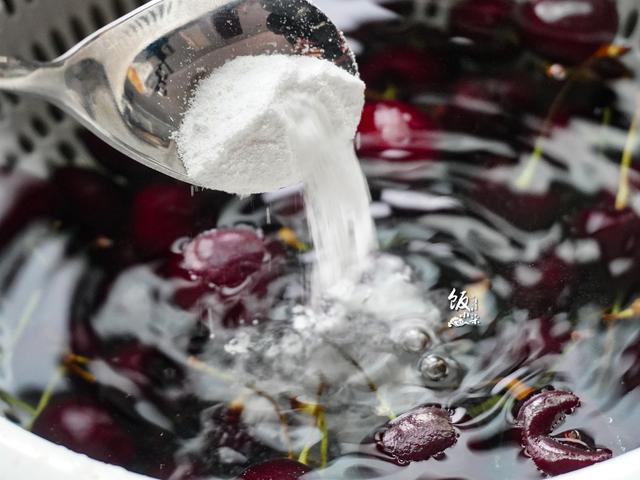 柠檬怎么清洗才干净，柠檬怎么清洗外皮（不管是樱桃还是其他水果）